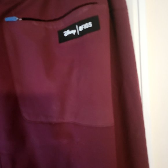 FIGS DISNEY LIMITED EDITION DISNEY BURGUNDY - Picture 7 of 13